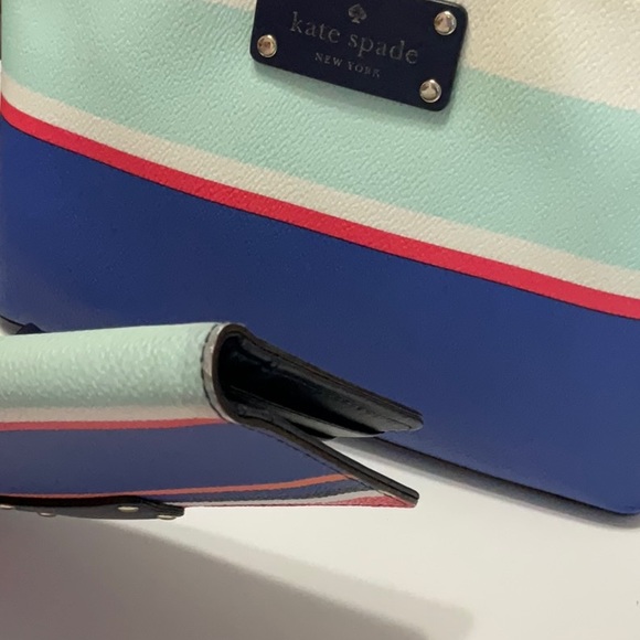 Kate Spade Wellesley Hannah Tropical Stripe Bay Crossbody and matching wallet - Picture 7 of 8